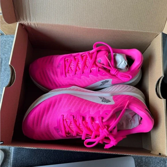 RAD Global R-1 Shoe in Euphoric Pink - Picture 2 of 4